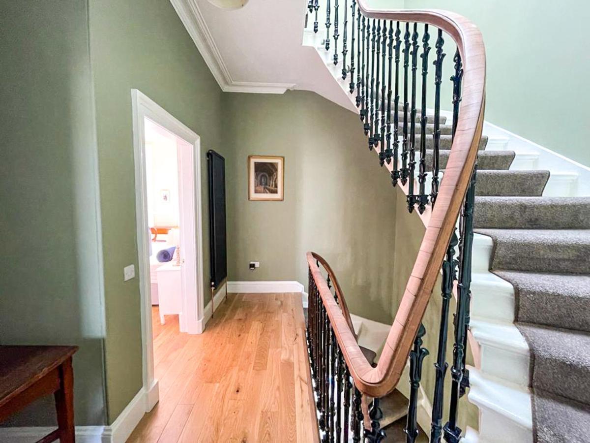 Remarkable 5Br Townhouse With Garden, Sleeps 12 EDI Eksteriør bilde
