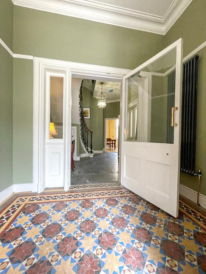Remarkable 5Br Townhouse With Garden, Sleeps 12 EDI Eksteriør bilde