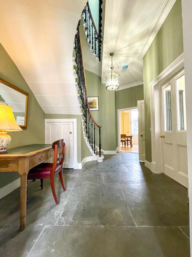 Remarkable 5Br Townhouse With Garden, Sleeps 12 EDI Eksteriør bilde