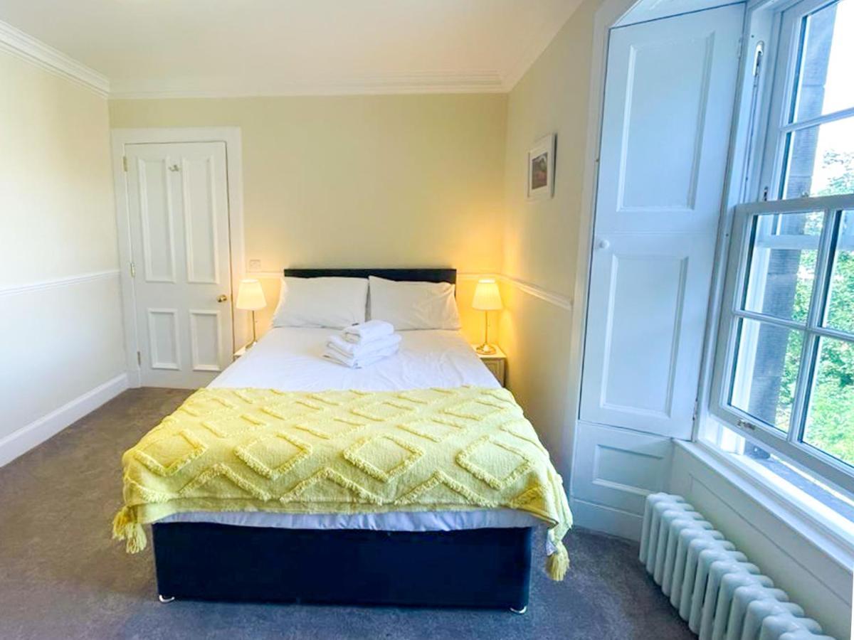 Remarkable 5Br Townhouse With Garden, Sleeps 12 EDI Eksteriør bilde