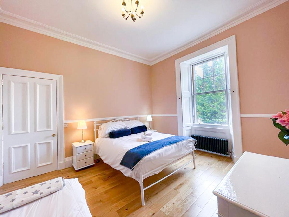 Remarkable 5Br Townhouse With Garden, Sleeps 12 EDI Eksteriør bilde