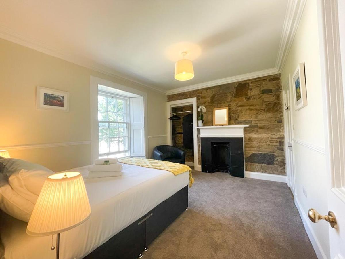 Remarkable 5Br Townhouse With Garden, Sleeps 12 EDI Eksteriør bilde