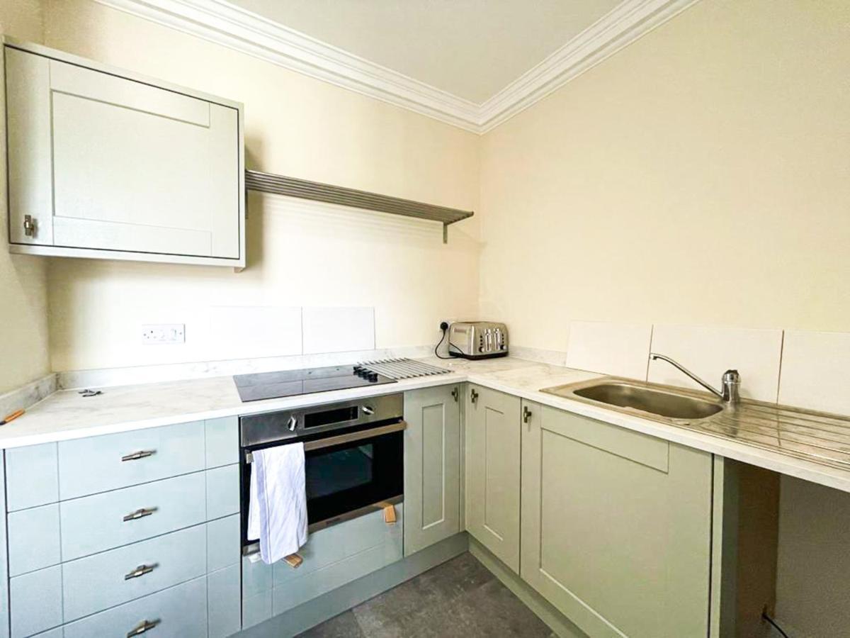 Remarkable 5Br Townhouse With Garden, Sleeps 12 EDI Eksteriør bilde