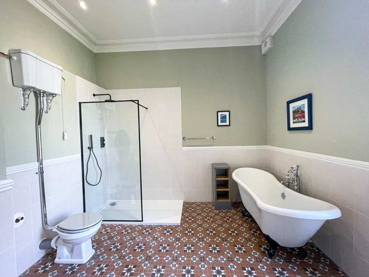 Remarkable 5Br Townhouse With Garden, Sleeps 12 EDI Eksteriør bilde
