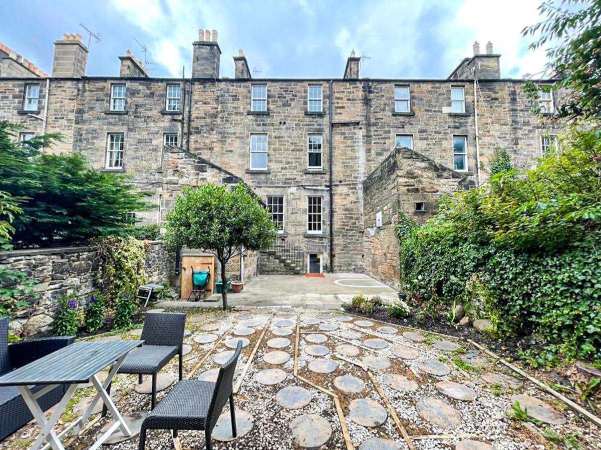 Remarkable 5Br Townhouse With Garden, Sleeps 12 EDI Eksteriør bilde