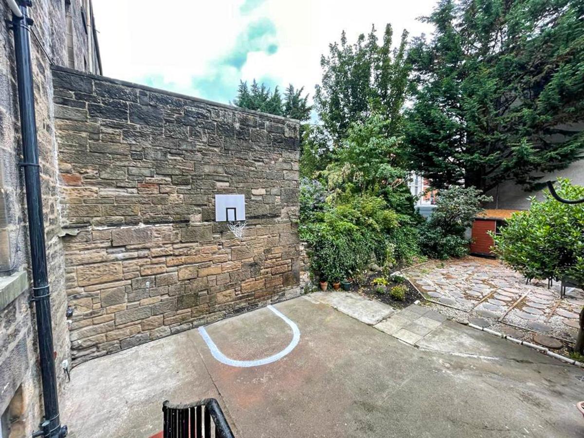 Remarkable 5Br Townhouse With Garden, Sleeps 12 EDI Eksteriør bilde