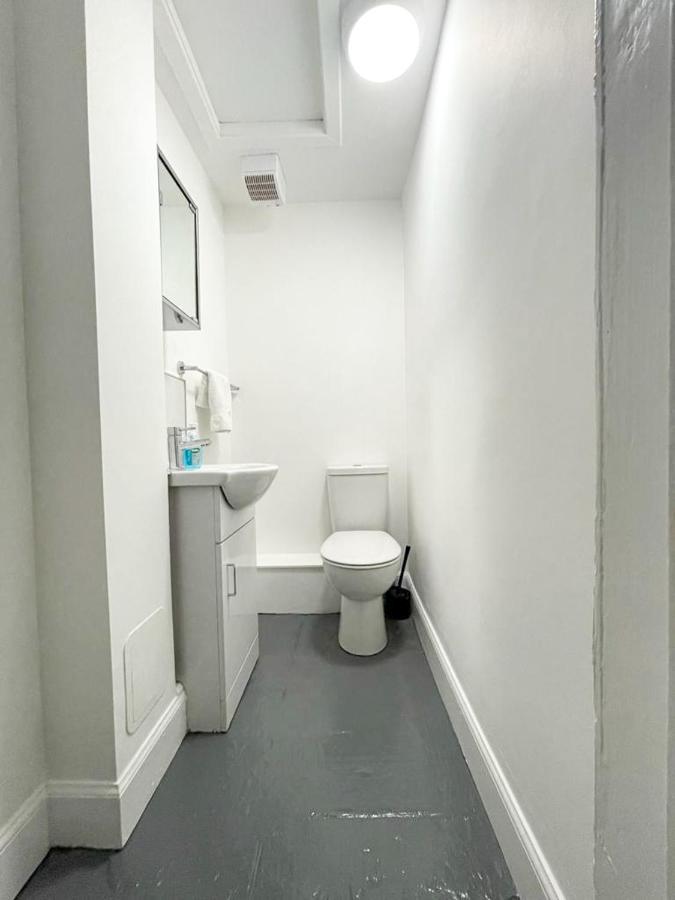 Remarkable 5Br Townhouse With Garden, Sleeps 12 EDI Eksteriør bilde